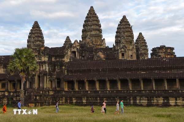 Lượng khách quốc tế đến Campuchia giảm gần một nửa trong 8 tháng đầu năm