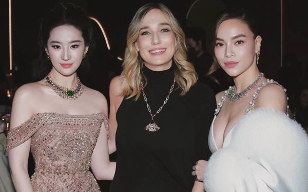 Lưu Diệc Phi cắt hình Hồ Ngọc Hà khỏi ảnh chụp chung, mạng xã hội dậy sóng