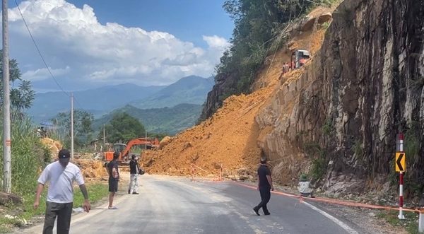 Lý do đèo nối Nha Trang - Đà Lạt tạm dừng xe từng đợt