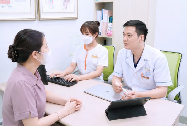 Lý do khiến người phụ nữ trẻ thay quần áo 2-3 lần/đêm suốt 4 năm