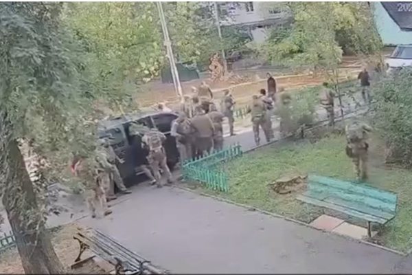 Lý do nhân viên 2 cơ quan an ninh mạnh nhất Ukraine đấu súng