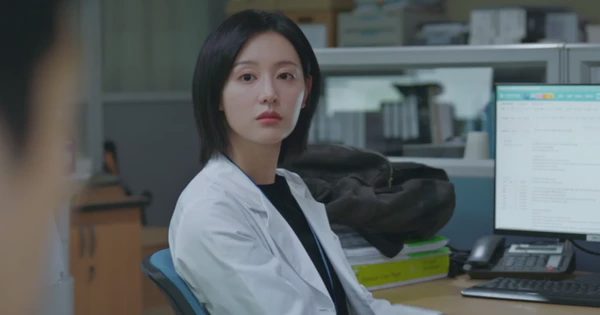 Lý do phim mới của 'nữ thần' Kim Ji Won vừa lên sóng đã gây sốt