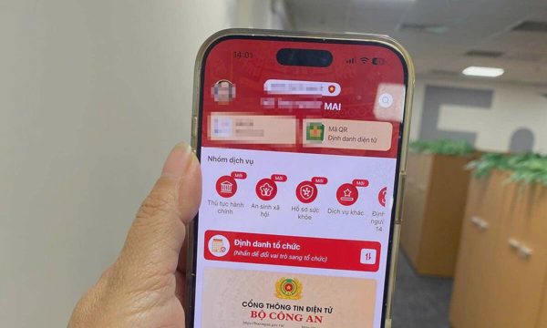 Ly hôn hơn chục năm nhưng VNeID thể hiện là vợ, chồng của 'người cũ'