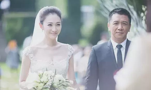 Lý Tiểu Nhiễm ly hôn