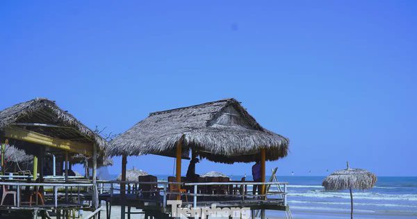 'Ma trận' nhà chồ, hàng quán lấn bờ vịnh đẹp nhất thế giới tại Huế
