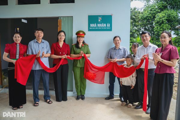 Mái ấm Nhân ái mở ra hy vọng an cư cho 8 hộ nghèo ở Điện Biên