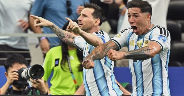 Man City biến đàn em Messi trở thành cầu thủ đắt giá nhất Ngoại hạng Anh