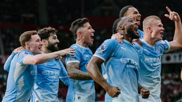 Man City thắng derby, Barcelona duy trì mạch toàn thắng