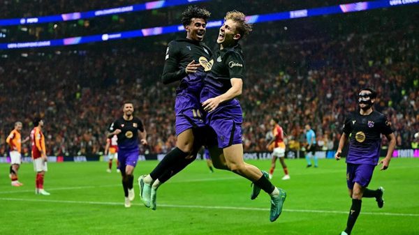 Màn ngược dòng bùng nổ của Barcelona