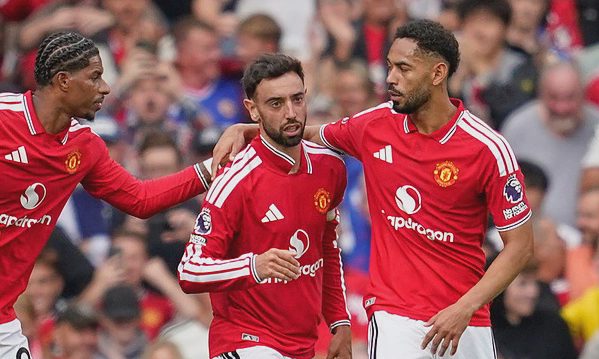 Man Utd đại thắng nhờ hat-trick của Fernandes