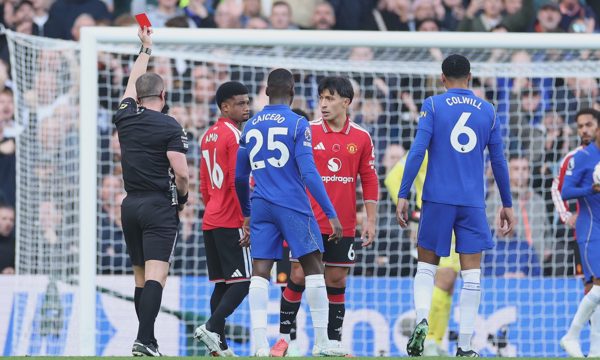Man Utd sụp đổ trước Chelsea ở Ngoại hạng Anh
