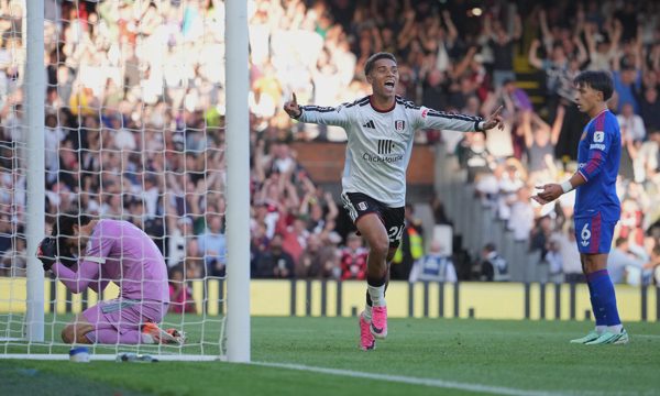 Man Utd thoát thua Fulham