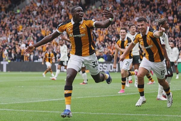 Man Utd thua sốc CLB mới lên hạng trong trận mở màn giải Ngoại hạng Anh