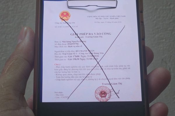 Mạo danh cán bộ trại tạm giam để lừa tiền