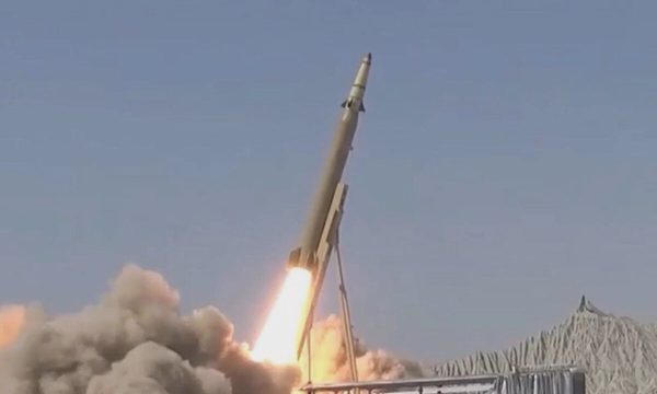 Mẫu tên lửa đạn đạo Iran buộc tàu sân bay Mỹ cơ động né tránh