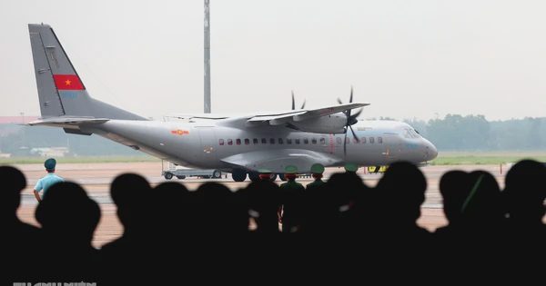 Máy bay quân sự đưa 13.563 mẫu hài cốt liệt sĩ ra Hà Nội giám định ADN