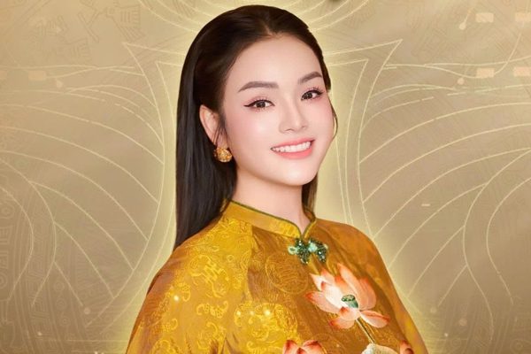 MC Trấn Thành hát sung bên Mr Đàm, PGS.TS Tân Nhàn Tân Nhàn cảnh báo lừa đảo