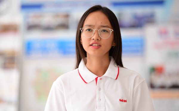 Mẹ bệnh tâm thần, nữ sinh bươn chải từ 15 tuổi, đậu trường chuyên, HS giỏi tỉnh Đồng Tháp: Tôi mong học bổng lắm!