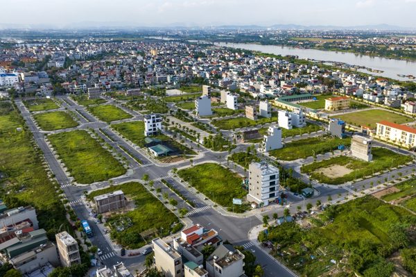 Mẹ kế mất 6 năm, hai chị em cùng cha khác mẹ tranh chấp đất
