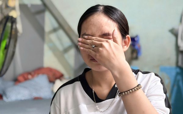 Mẹ mất theo cách không ngờ, nữ sinh Đắk Lắk bôn ba kiếm sống để bước đến trường y