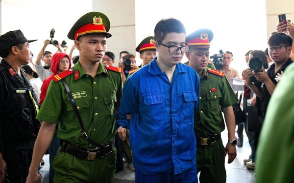 Mẹ Mr Pips: Con bị tâm thần 13 năm, phải mua vàng và USD cất cho gọn vì tiền Việt quá nhiều