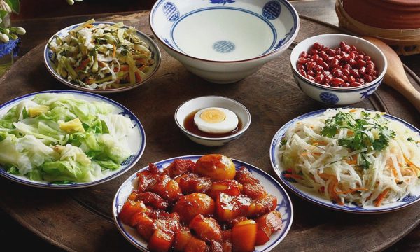 Mẹo giảm buồn ngủ sau bữa ăn