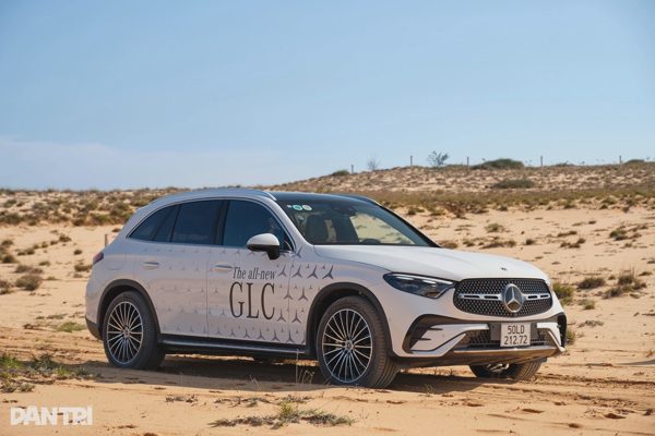 Mercedes-Benz GLC 300 được giảm 600 triệu đồng tại đại lý, rẻ ngang xe cũ
