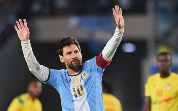 Messi cảm ơn vì được làm người Argentina: 'Tôi muốn ở lại mãi mãi nhưng đã đến lúc chia tay!'