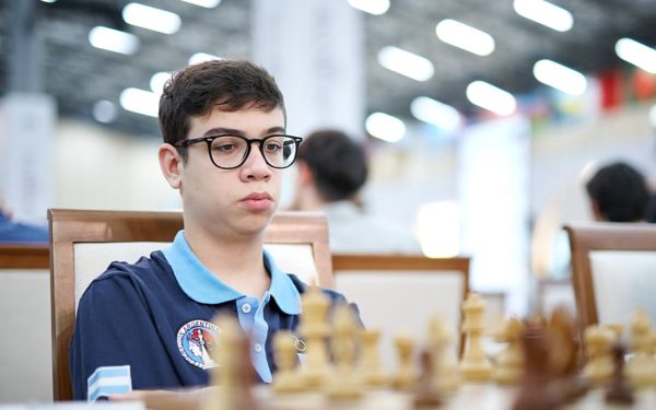'Messi cờ vua' bất bại tại Olympiad 2026