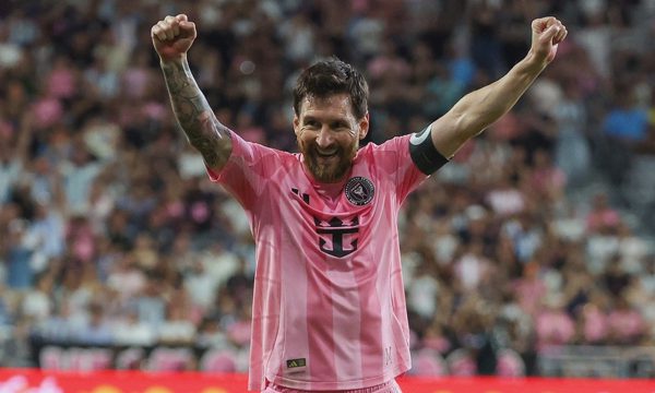 Messi đá phạt ghi bàn cho Inter Miami