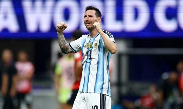 Messi đến Tây Ban Nha nhận giải thưởng danh giá từ Hoàng gia
