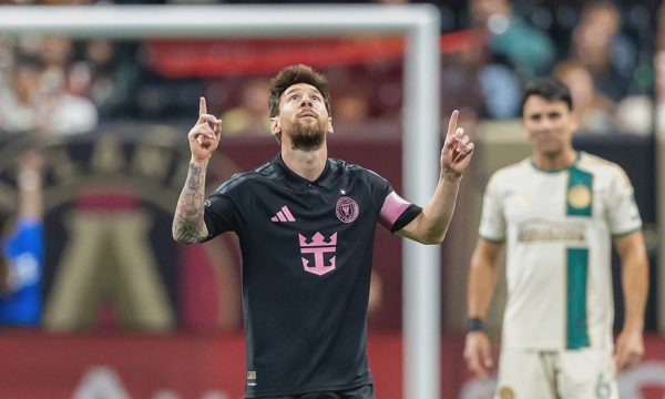 Messi ghi hai bàn thắng độc diễn cho Inter Miami