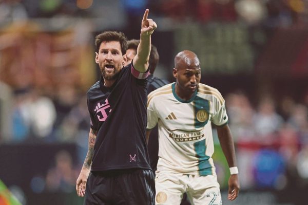 Messi lập cú đúp trong 4 phút, phá nhiều kỷ lục ở giải bóng đá Mỹ