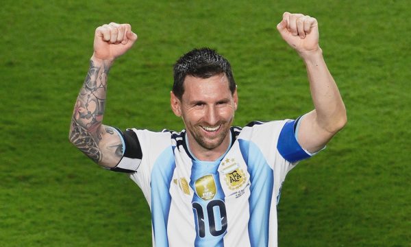 Messi mua CLB hạng Nhì Tây Ban Nha