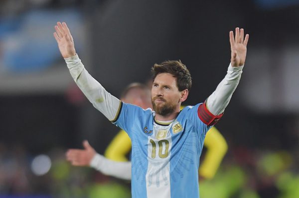Messi rực sáng trong ngày chia tay, Argentina thắng đậm Benin