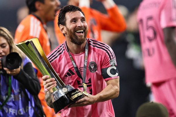 Messi tiếp tới cột mốc 1.000 bàn, nâng cao danh hiệu thứ 48 cùng Inter Miami