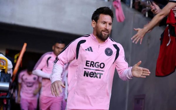 Messi trở thành ông chủ của CLB Eldense