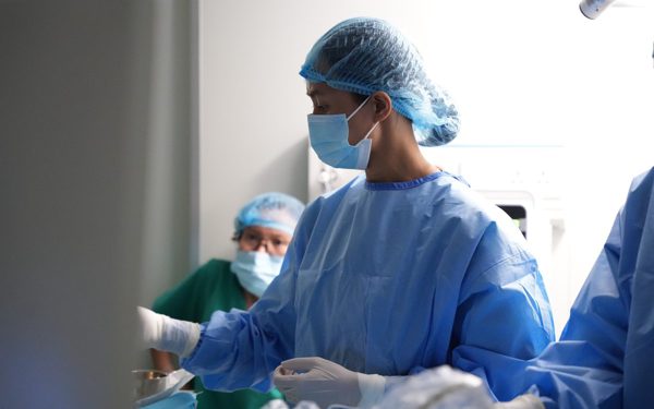 Mệt mỏi, rụng tóc, người phụ nữ 34 tuổi bất ngờ phát hiện ung thư tuyến giáp