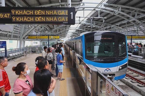 Metro Bến Thành - Suối Tiên dừng chạy một giờ do sự cố điện