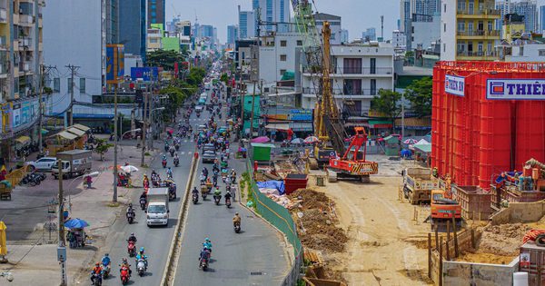 Metro số 2 TP.HCM lộ mốc đưa 'robot khủng' khoan hầm, đón tàu đầu tiên
