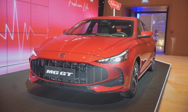 MG GT - sedan cỡ C định giá cỡ B