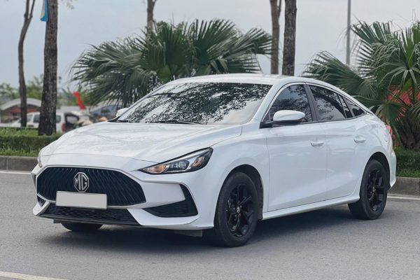MG5 "xả kho" giảm hơn 100 triệu đồng, gây sức ép lên Mazda3