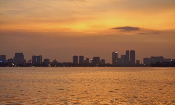 Miền Bắc đầu tuần nắng, giữa tuần đón không khí lạnh