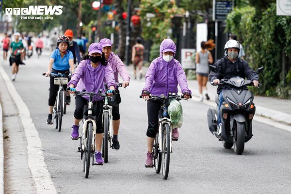 Miền Bắc nắng 34 độ trước khi đón không khí lạnh