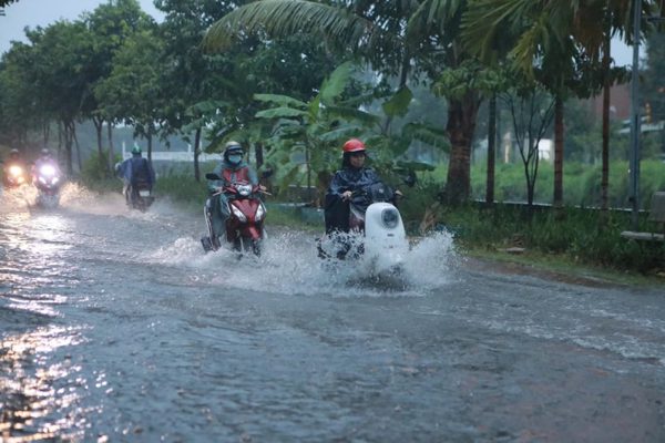 Miền Bắc nắng ráo, Nam Bộ tiếp tục mưa lớn