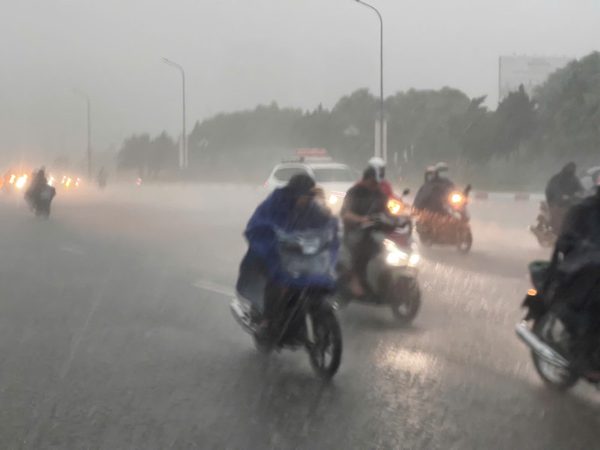 Miền Bắc tiếp tục mưa lớn, Hà Nội có nơi dự báo mưa trên 250mm