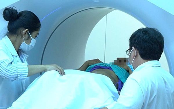 Miền Tây có máy xạ trị, sao bệnh nhân vẫn phải lên TP.HCM?