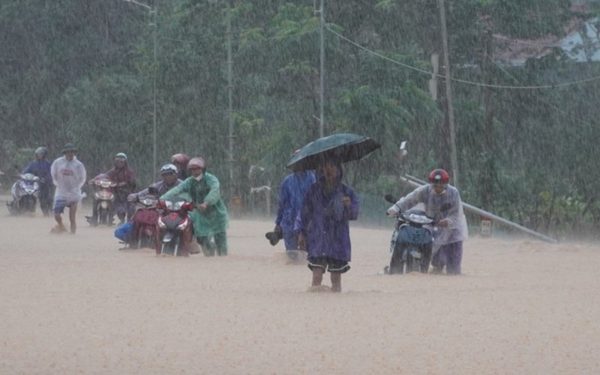 Miền Trung đón mưa rất lớn