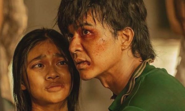 Minh Kiên uống nước bùn khi đóng 'Trại buôn người'