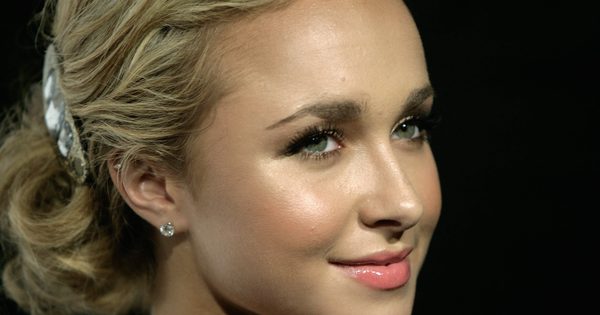 Minh tinh Hayden Panettiere qua đời vì sốc thuốc